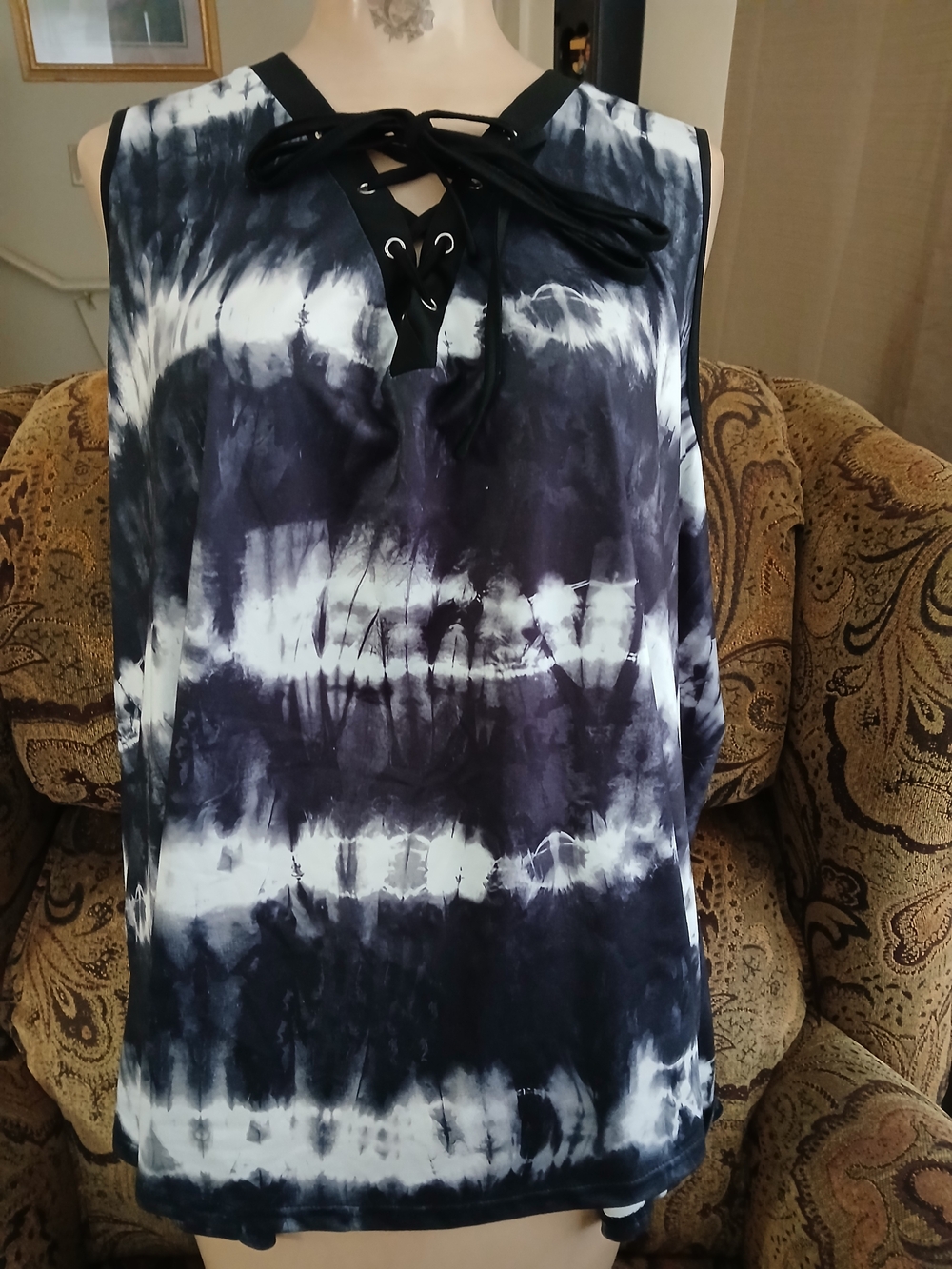 Tie-Dye Lace-Up Sleeveless Top - Black & White